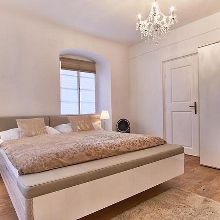 Charles Bridge Royal Apartment Prague Extérieur photo